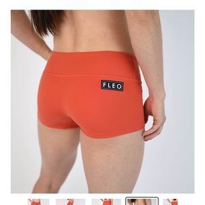 Fleo original in Ember. Sz Small